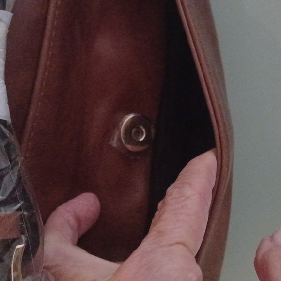 Tommy Bahama Lerum Clutch Crossbody Leather Handbag Cognac NWT - Picture 6 of 11